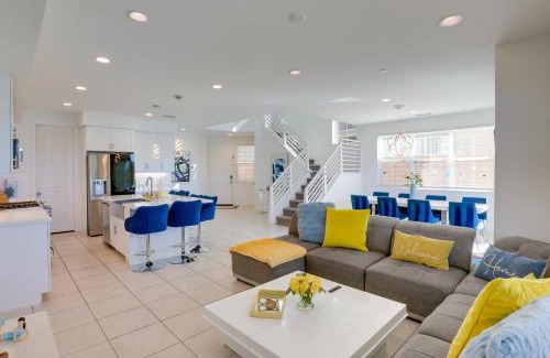 Terra Lago Casa | 2 Mi to Fantasy Springs Casino Lakefront Retreat!