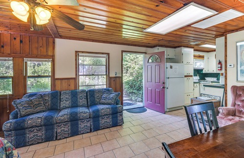 Lake Whitney Cabaña | 2 Mi to Fishing on Lake Whitney: Cottage w/Deck