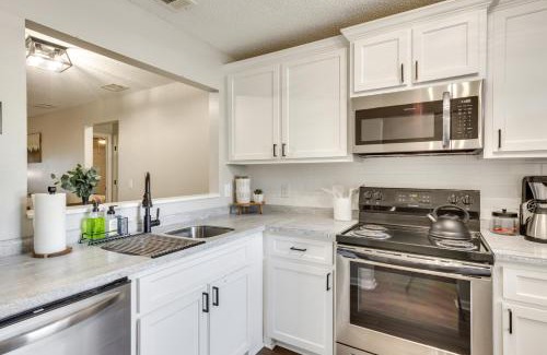 Hinesville Apartamento | 2 Mi to Fort Stewart Modern Hinesville Haven