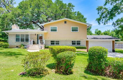 Tallahassee Casa | 2 Mi to FSU and FAMU Home with Spacious Deck!