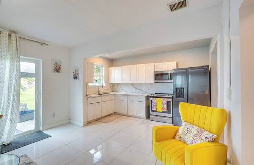 Miami Gardens Casa | 2 Mi to Hard Rock Stadium: Home w/ Spacious Yard