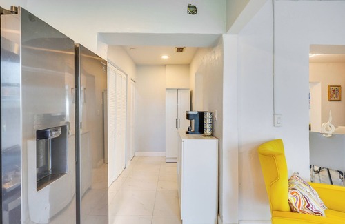 Miami Gardens Casa | 2 Mi to Hard Rock Stadium: Home w/ Spacious Yard