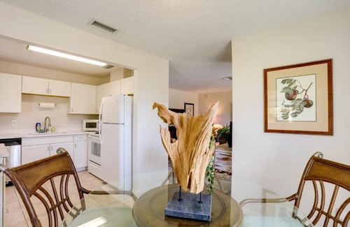 Hobe Sound Casa | 2 Mi to Hobe Sound Beach Townhome with Lanai