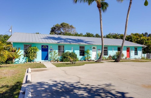 Hobe Sound Casa | 2 Mi to Hobe Sound Beach Townhome with Lanai