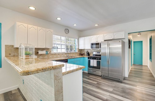 Royal Poinciana Cabaña | 2 Mi to Hollywood Beach: Pet-Friendly Cottage