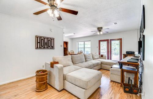 College Station Casa | 2 Mi to Kyle Field Bryan Home with Fenced Yard