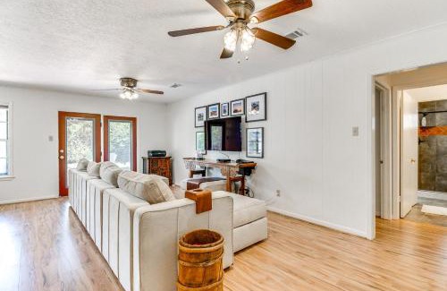 College Station Casa | 2 Mi to Kyle Field Bryan Home with Fenced Yard