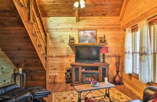 Hot Springs Casa | 2 Mi to Lake Hamilton Hot Springs Cabin with Loft!
