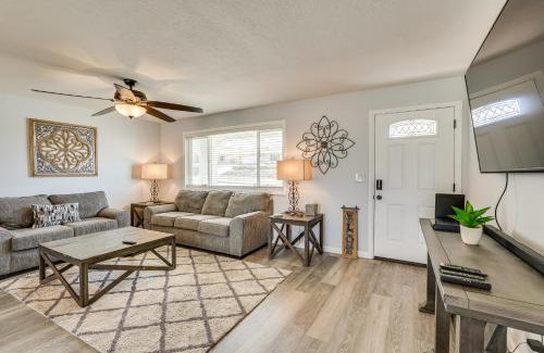 Lake Havasu City Casa | 2 Mi to Lake Havasu Home with Patio!
