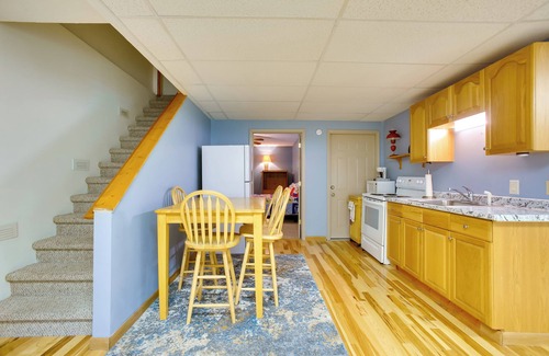 Frankfort Apartamento | 2 Mi to Lake Michigan Beaches: Frankfort Getaway!