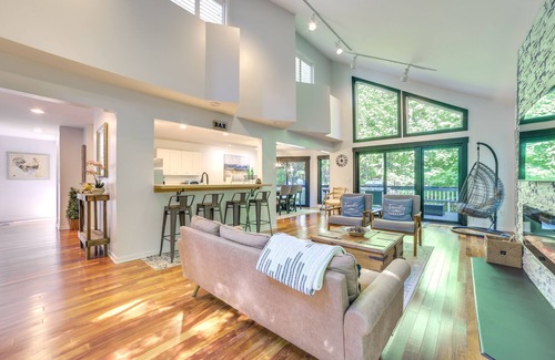 Birchwood Farms Cabaña | 2 Mi to Lake: Modern Harbor Springs Home w/ Grill!