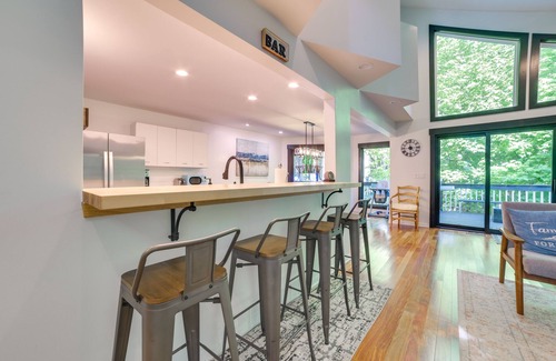 Birchwood Farms Cabaña | 2 Mi to Lake: Modern Harbor Springs Home w/ Grill!