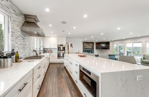 Poway Casa | 2 Mi to Lake Poway Mtn-View Escape with Patio!