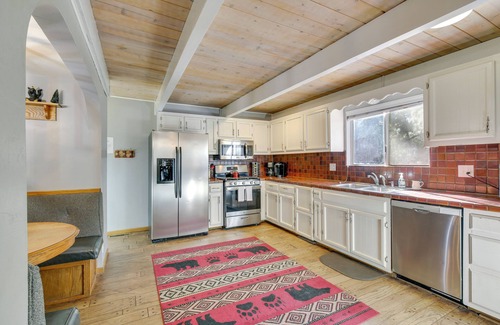 Eagle Mountain Estates Cabina | 2 Mi to Lake & Skiing: Big Bear Family Cabin
