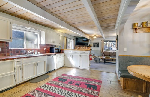 Eagle Mountain Estates Cabina | 2 Mi to Lake & Skiing: Big Bear Family Cabin