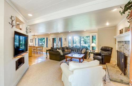 Dollar Point Casa | 2 Mi to Lake Tahoe Spacious and Serene Retreat!