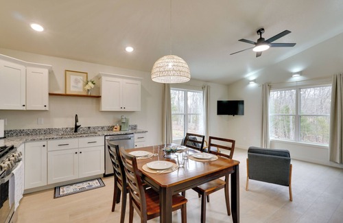 Crossville Cabaña | 2 Mi to Lake Tansi & Golf: Modern Cottage!