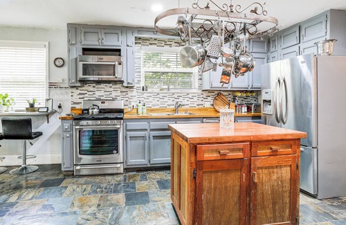Mid City South Casa | 2 Mi to LSU: Mid City Home w/ Yard & Patio!