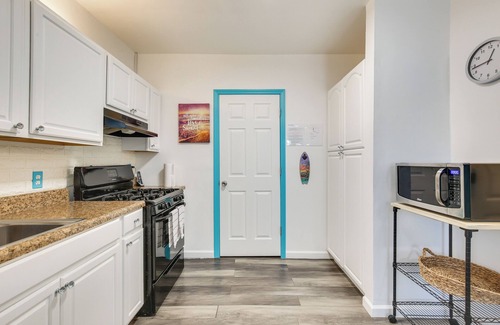 Downtown Hollywood Cabaña | 2 Mi to Ocean: Hollywood Beach Bungalow w/ Patio