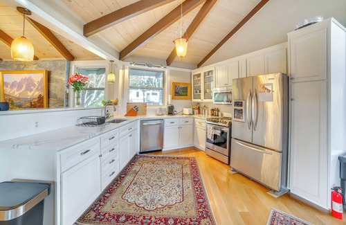 Aptos Casa | 2 Mi to Ocean: Pet-Friendly Abode in Aptos!