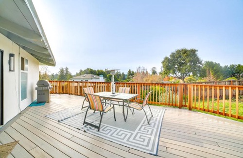 Aptos Casa | 2 Mi to Ocean Pet-Friendly Abode in Aptos!