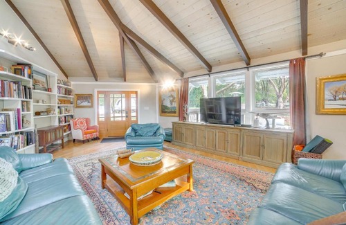 Aptos Casa | 2 Mi to Ocean Pet-Friendly Abode in Aptos!