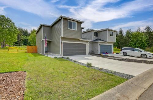 Port Angeles Casa | 2 Mi to Olympic National Park Hot Tub Haven!