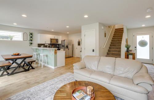 Port Angeles Casa | 2 Mi to Olympic National Park Hot Tub Haven!