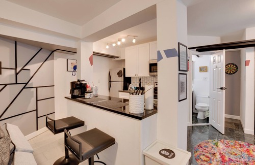 West Side Apartamento | 2 Mi to PATH Station: Chic Jersey City Studio!