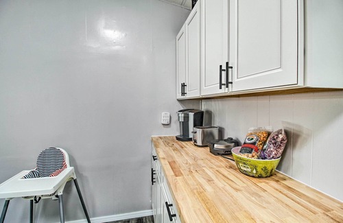 Pinetop-Lakeside Cabaña | 2 Mi to Rainbow Lake: Woodsy Retreat w/ Deck!