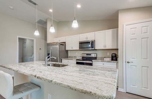 Dunnellon Cabaña | 2 Mi to Rainbow Springs: Home w/ Hot Tub!
