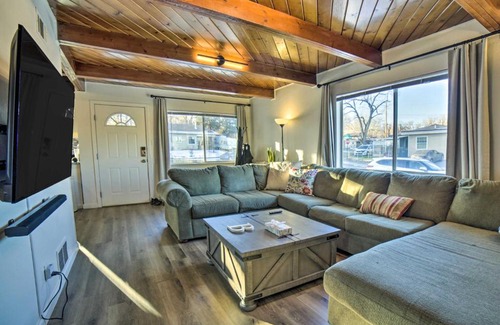 West University Casa | 2 Mi to Reno Riverwalk Modern Home