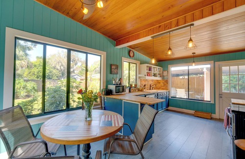 Palmetto Casa | 2 Mi to Riverwalk: Palmetto Gem w/ Fire Pit & BBQ