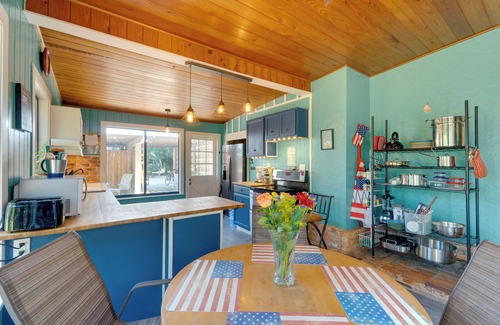 Palmetto Casa | 2 Mi to Riverwalk: Palmetto Gem w/ Fire Pit & BBQ