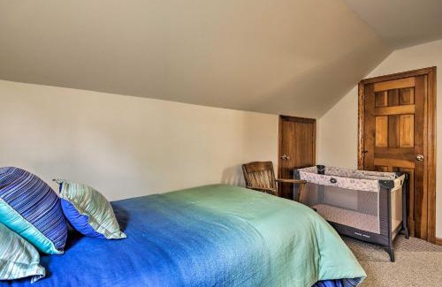 Mashpee Casa | 2 Mi to Shore Home with BBQ and Beach Gear in Mashpee