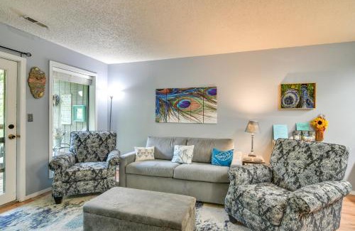 Notch Estates Apartamento | 2 Mi to Silver Dollar City Cozy Condo with Balcony!