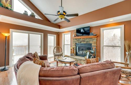 Beech Mountain Casa | 2 Mi to Ski Resort Beech Mtn Home with Fire Pit!