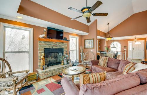 Beech Mountain Casa | 2 Mi to Ski Resort Beech Mtn Home with Fire Pit!