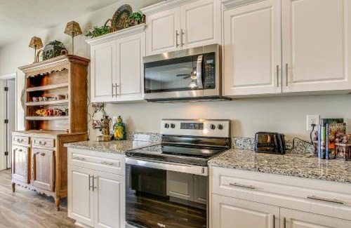 Aiken Casa | 2 Mi to Steeplechase Racecourse Stylish Aiken Gem