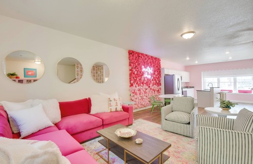 Bettendorf Casa | 2 Mi to TBK Bank Sports Complex: Townhome w/ Patio