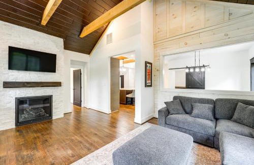 Boone Casa | 2 Mi to Tweetsie Railroad New Home with Hot Tub!