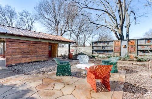 Fayetteville Casa | 2 Mi to UA Central Fayetteville Home with Patios