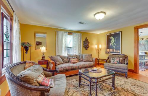 Fayetteville Casa | 2 Mi to UA Central Fayetteville Home with Patios