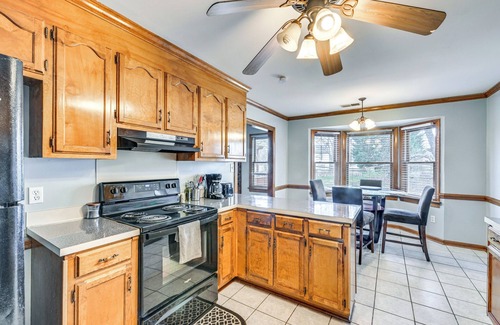 Charlotte Casa | 2 Mi to UNC at Charlotte: Home w/ Deck & Yard!