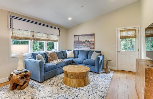 Annapolis Casa | 2 Mi to USNA Modern Annapolis Home with Fire Pit