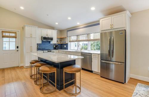 Annapolis Casa | 2 Mi to USNA Modern Annapolis Home with Fire Pit