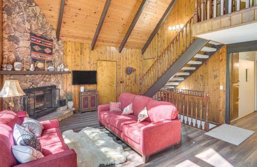 Cedar Glen Casa | 2 Mi to Village Lake Arrowhead Cabin Hideaway