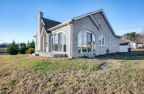 Kannapolis Casa | 2 Mi to Village Park: Family & Pet-Friendly Home