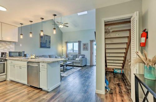 Vernon Apartamento | 2 Mi to Waterpark Vernon Township Gem with Balcony