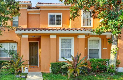 Crestwynd Bay Casa | 2 Mi to WDW Townhouse with Patio and Pool Access